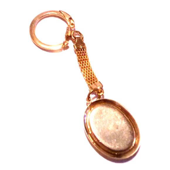 Vntage Mid Century Gold Tone Peach Rose Picture Cameo Key Chain - Picture 3 of 3